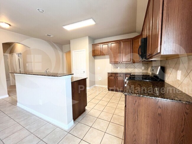 Foto del edificio - 2112 Willow Creek Dr