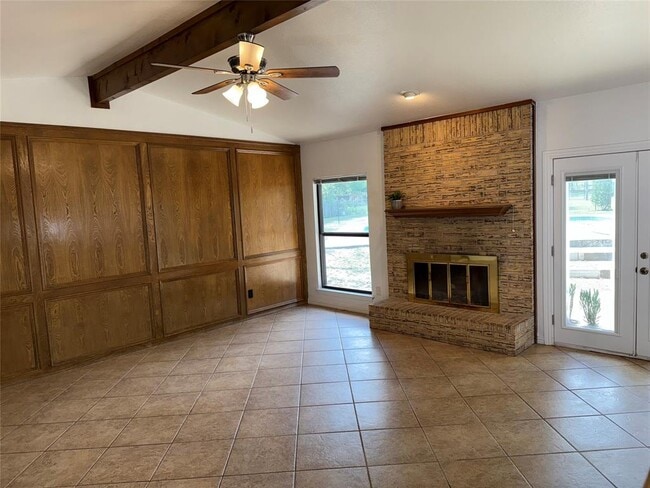 Foto del edificio - 331 Live Oak Dr