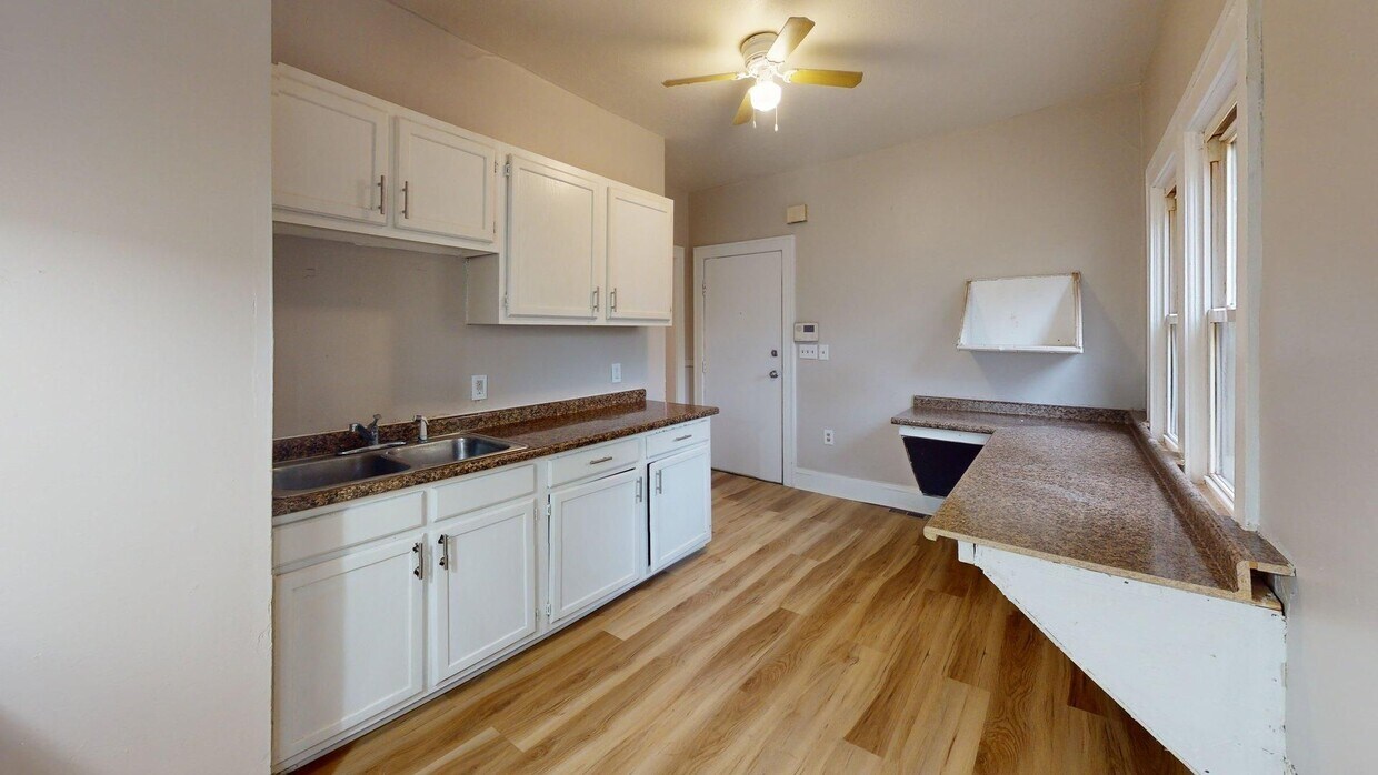 Foto principal - 11302 Parkview Ave