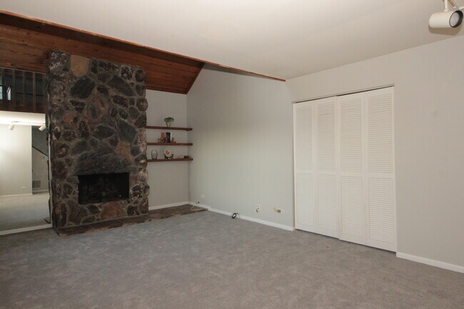 Building Photo - 698 Chandler Rd