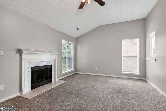 Foto del edificio - 5470 Twin Lakes Dr