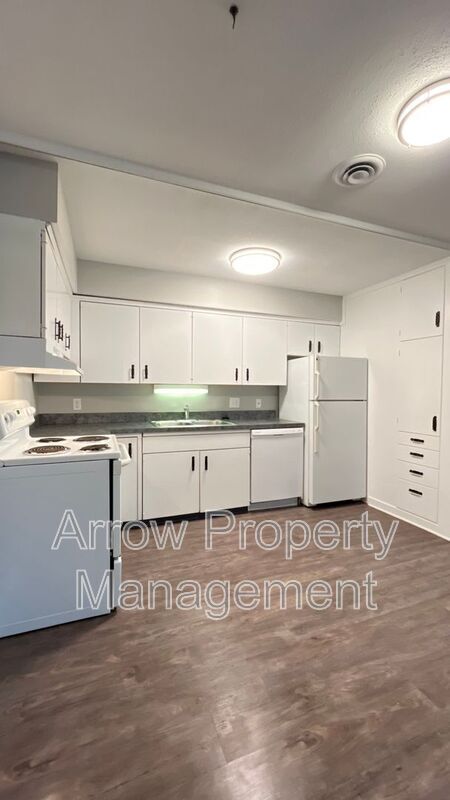 Building Photo - 2501 N Street-111