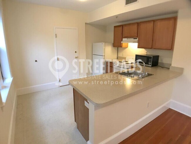 Building Photo - 2 bedroom in Cambridge MA 02139