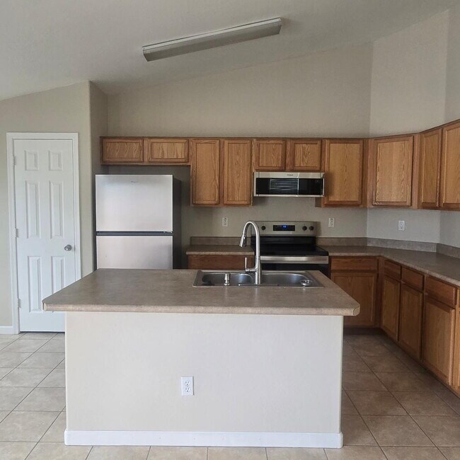 Foto del edificio - "Beautifully updated 3-Bed, 2-Bath Retreat in Phoenix