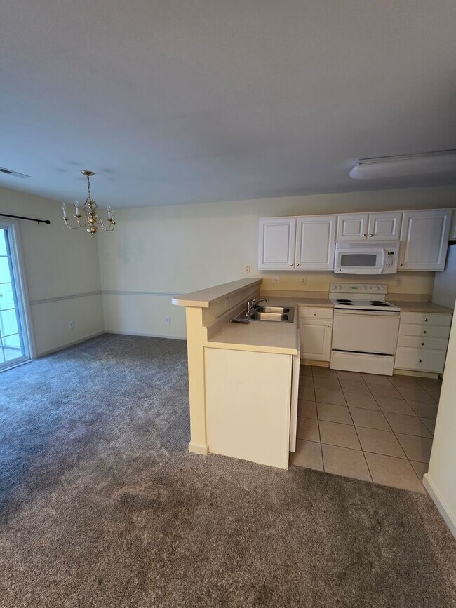 Photo - 3 BR Townhome in north High Point!