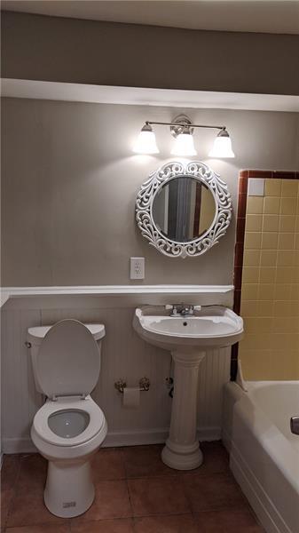 Building Photo - 1352 North Avenue NE