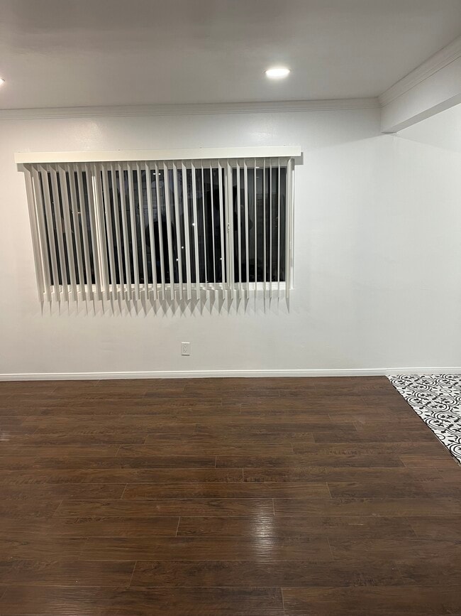 Building Photo - 207 Sheldon St