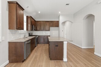 Building Photo - 24230 Prairie Glen Ln