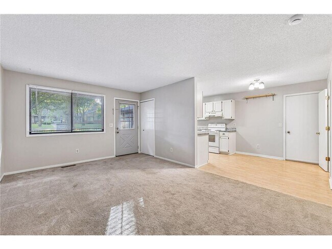 Foto del edificio - 13316 Zenith Ln