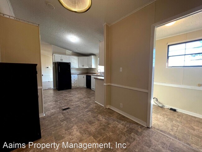 Building Photo - 3 br, 2 bath House - 2419 Elcar