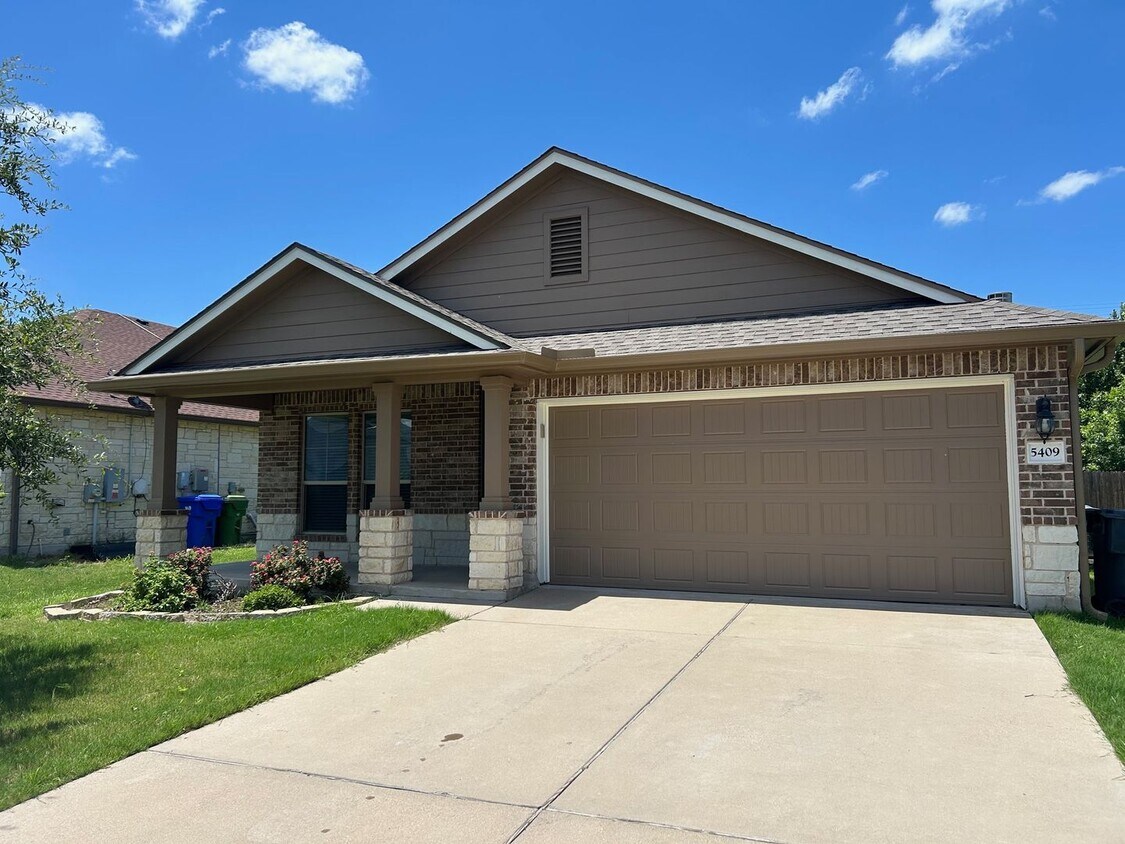 Foto principal - Updated China Spring ISD Home