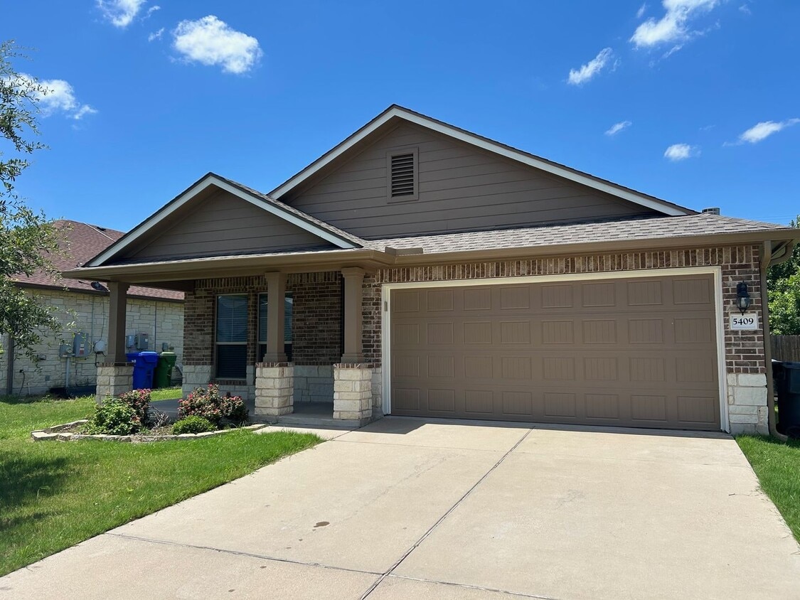 Primary Photo - Updated China Spring ISD Home