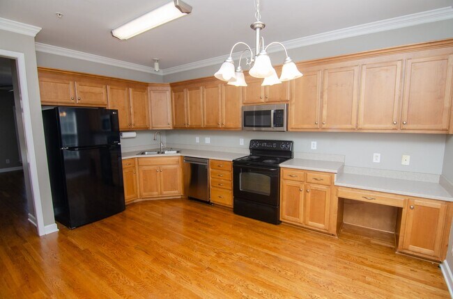 Building Photo - 3002 Newport Commons Dr