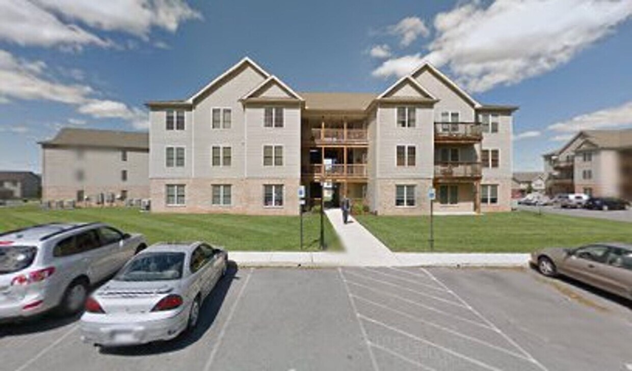 Primary Photo - 670 Bassett Dr