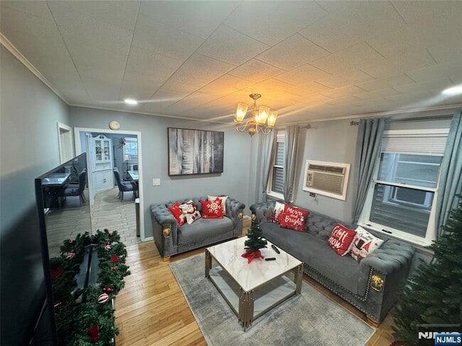 Building Photo - 460 Ave E