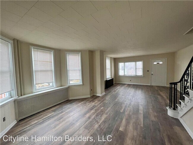 Building Photo - 3 br, 1 bath House - 5411 Hillside Ave