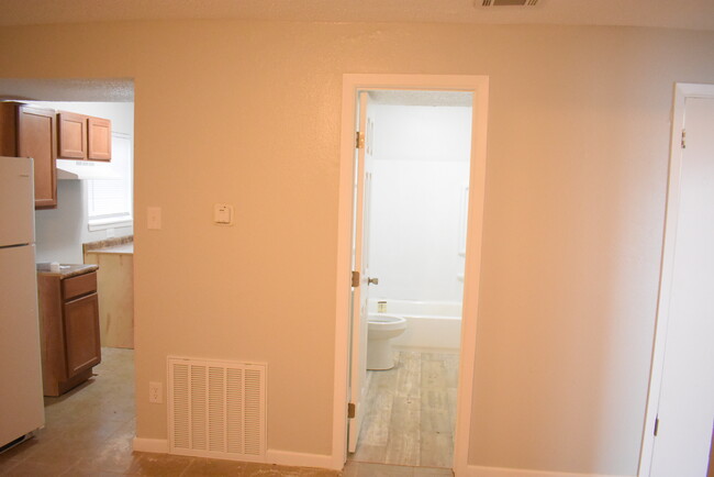 Building Photo - 2433 Woden Rd