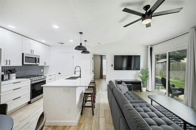 Foto del edificio - 3605 Leafield Dr