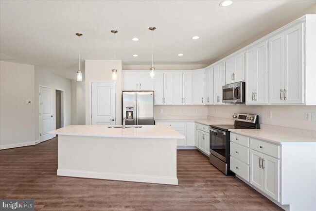 Building Photo - 105 Amberfield Ct