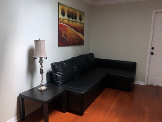 Foto del edificio - 14 Mailer Blvd