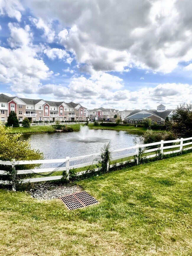 Foto del edificio - 790 Harbortown Blvd
