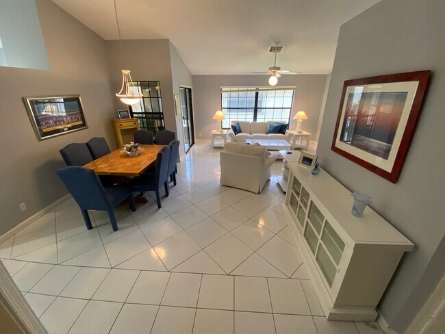 Foto del edificio - 3258 Jog Park Dr