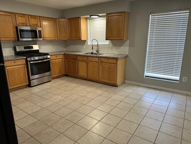 Foto del edificio - 221 Austin St