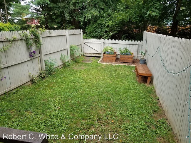 Foto del edificio - 2 br, 1.5 bath House - 10 Devon Court