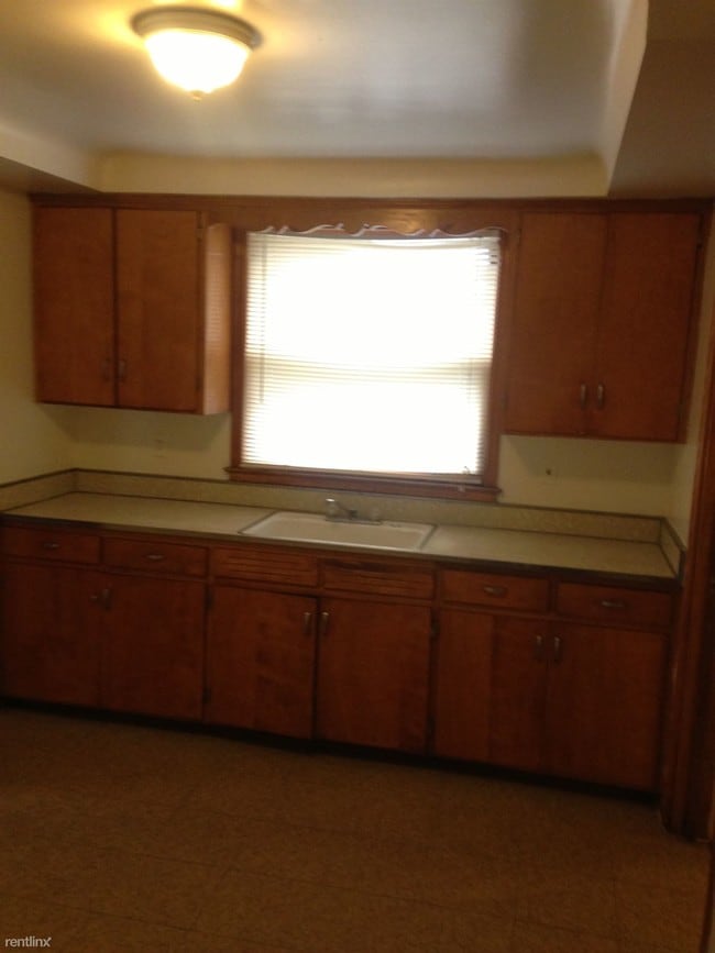 Building Photo - 4 br, 2 bath House - 5210 Bedford St