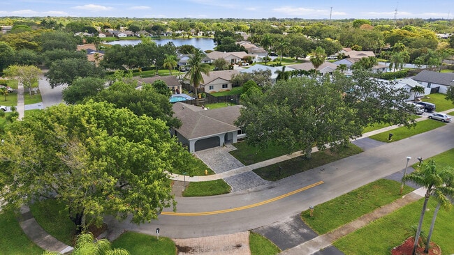 Building Photo - 11991 SW 51st Ct