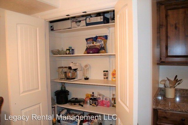 Building Photo - 3 br, 1.5 bath House - 636 Trejo