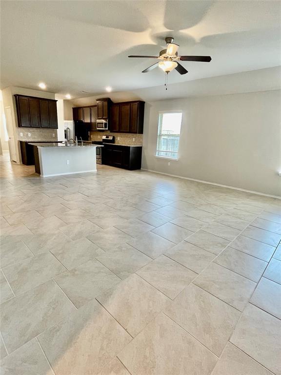 Building Photo - 23703 Giardini Dr