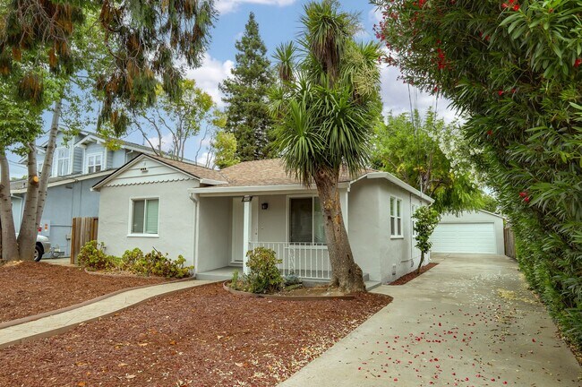 Photo - 2 Bed/ 1 Bath Home near downtown Campbell....
