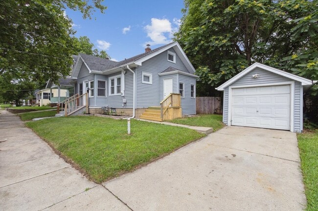 Building Photo - 422 Miriam Ave