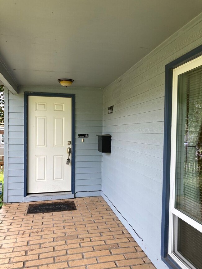 Building Photo - **$500 Off First Month's Rent** Charming H...