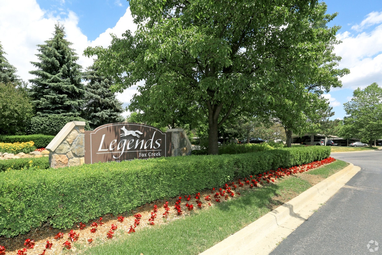 Legends Fox Creek Apartments Clarkston, MI
