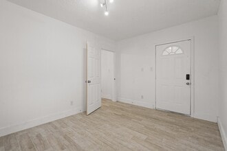 Building Photo - 1415 Church St