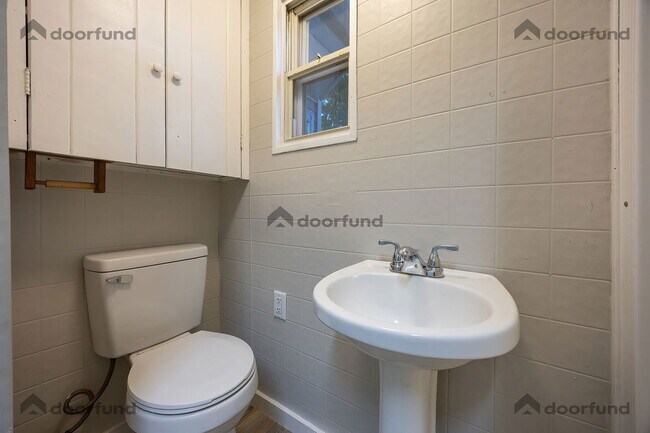 Foto del edificio - 5 Forrest Rd