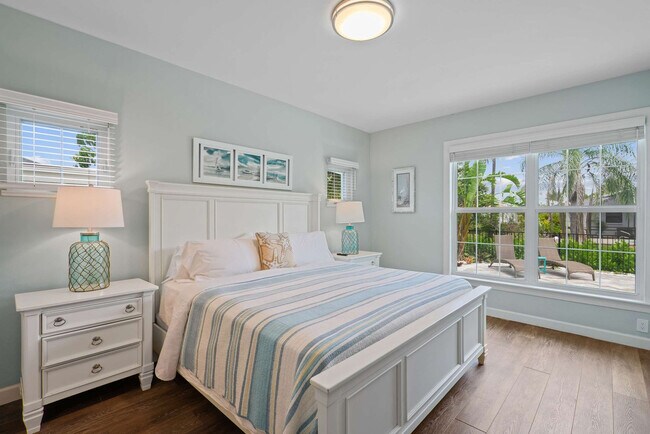 Building Photo - 551 91st Ave N