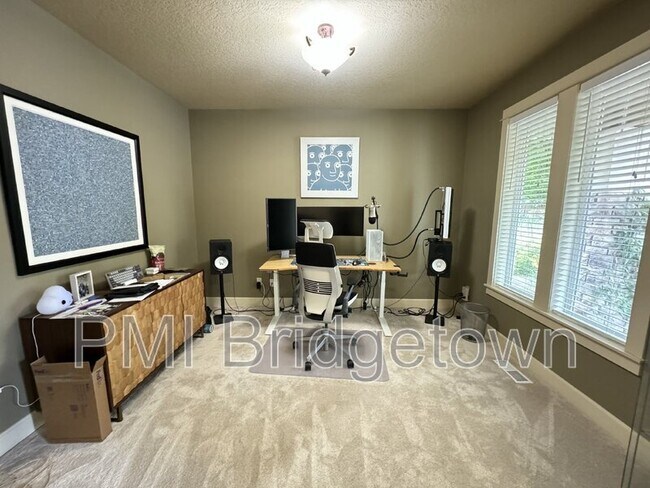 Building Photo - 595 NW Cambray Pl