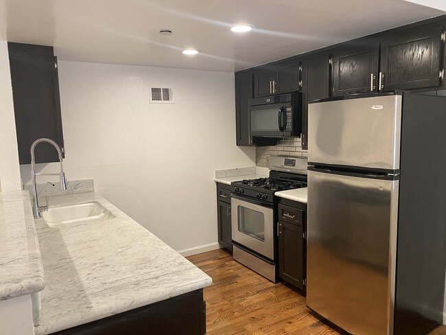 Kitchen - 1116 E Palmer Ave