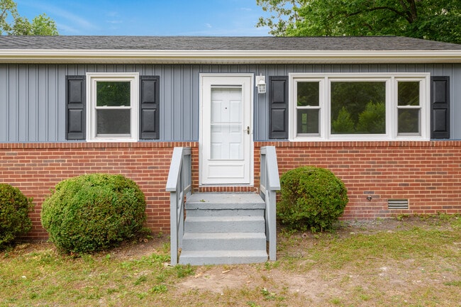 Building Photo - 17153 Pryor Ln