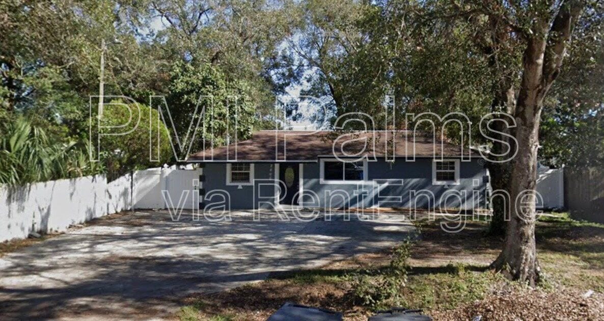 Photo - 2406 S 69th St