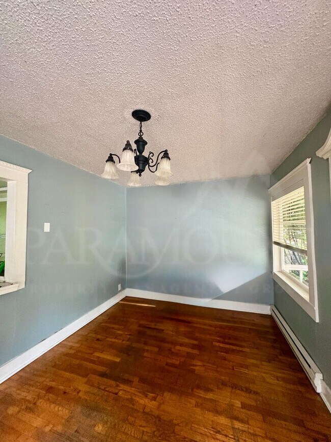 Foto del edificio - Bright & Beautiful Bungalow Near Downtown Port Orchard