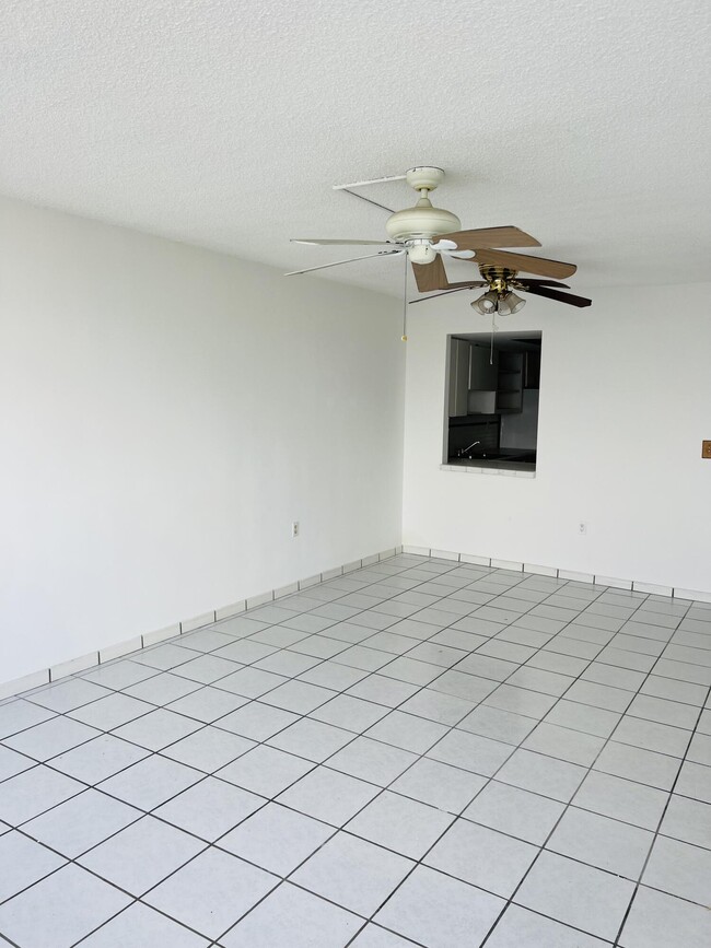 Foto del edificio - 1301 NE Miami Gardens Dr