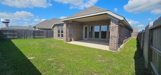 Foto del edificio - 5614 Vintage Oaks Ln