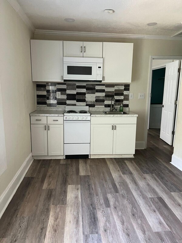 Primary Photo - 231 Spring St SW