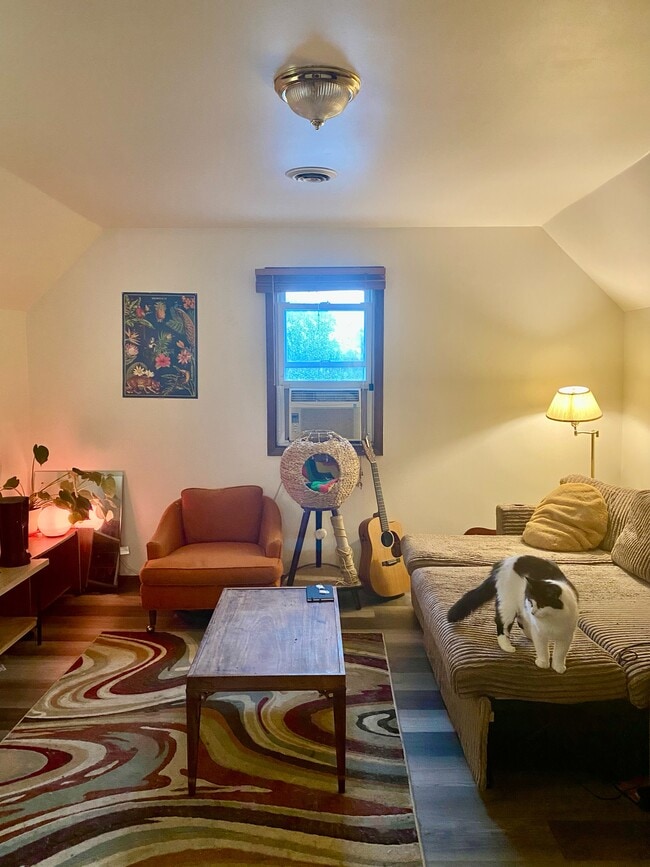 Building Photo - 917 Marsac St