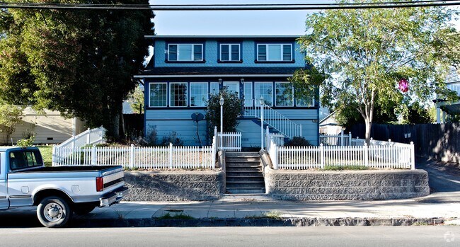 Building Photo - 204 Bodega Ave