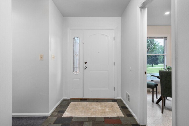 Foto del edificio - 3673 Pheasant Dr